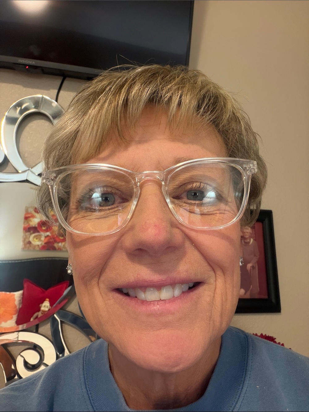 Women’s Clear Frame “ Blue Light”  Glasses . Great for computer work.